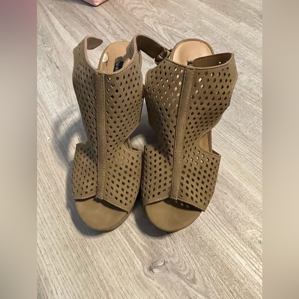 Brown heels wore once no box women size 6